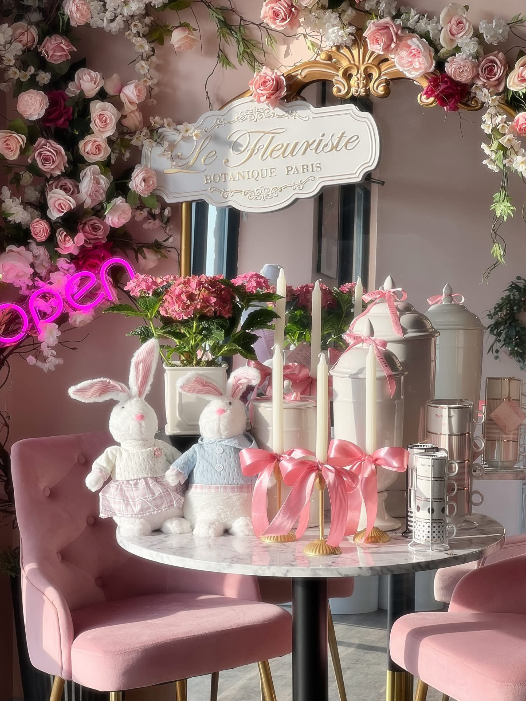 Flair Flower Bar in Florence, Ky serving Cincinnati and Northern Kentucky