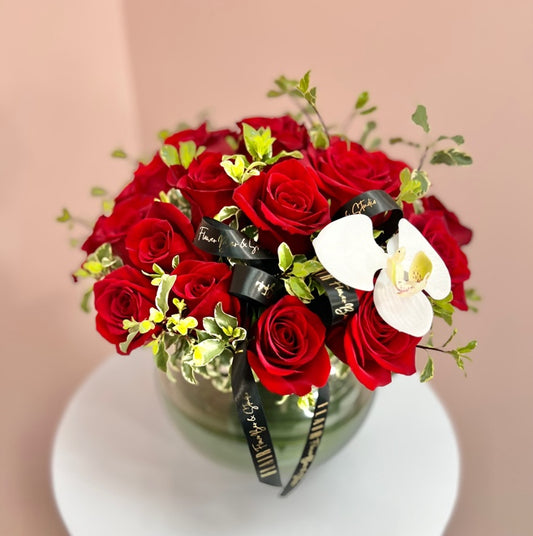 Flair Signature Rose Bouquet Vase