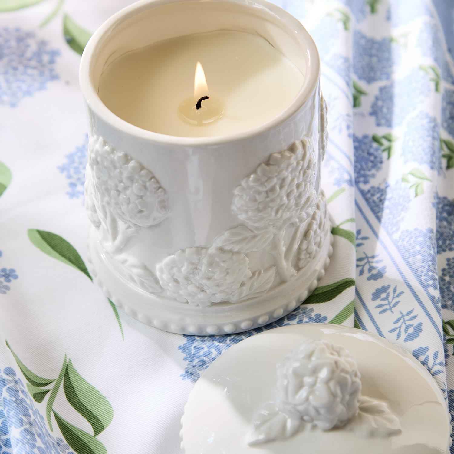 Porcelain Hydrangea Relief Filled Soy Wax Candle with Fresh Blooms Scent in Gift Box