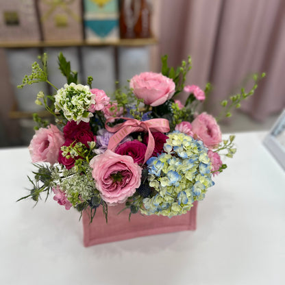 La Petite Tote Arrangement - Designer's Choice