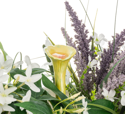 Bee Drinking Flower Stakes – Pollinator-Friendly Garden Décor