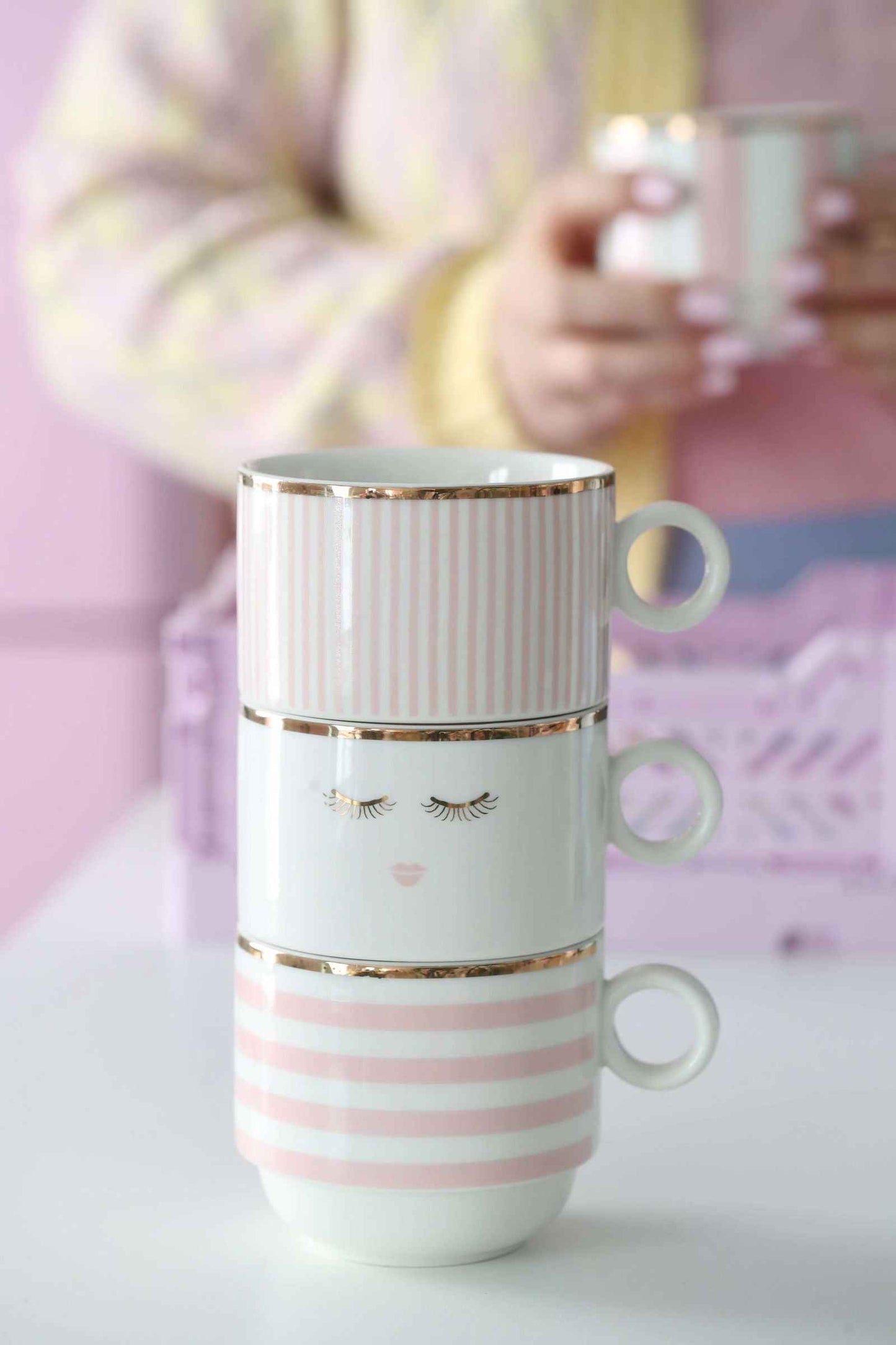 Miss Étoile Coffee Mugs in a rack Pink Stripe