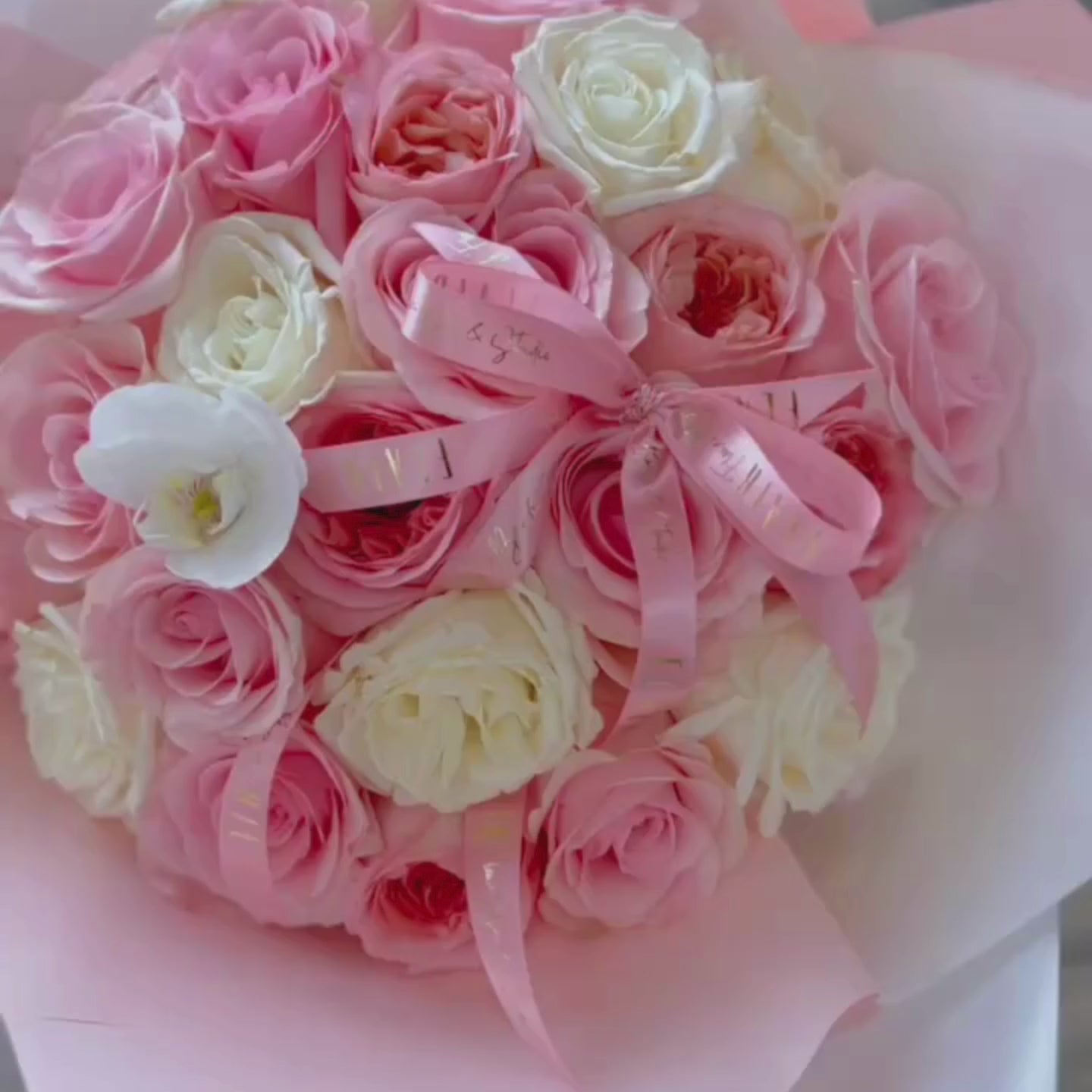 Flair Flower Bar Signature Rose Bouquet | Ramo Buchon Cincinnati Luxury Roses